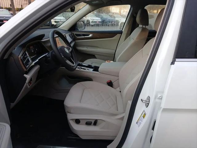 2026 Volkswagen Atlas SE with Technology