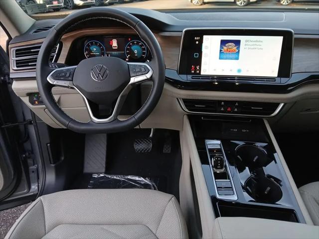 2026 Volkswagen Atlas SE with Technology