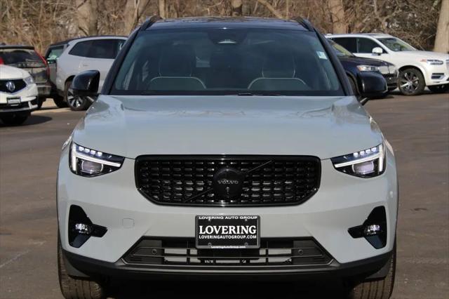 2026 Volvo XC40 Black Edition Ultra, B5 AWD Gas (mild hybrid)