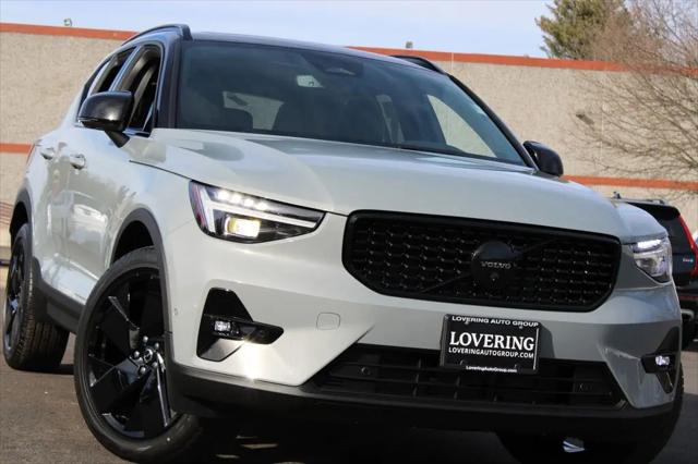 2026 Volvo XC40 Black Edition Ultra, B5 AWD Gas (mild hybrid)