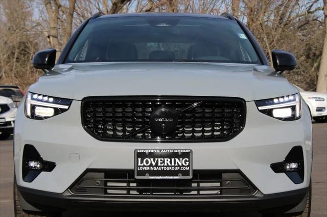 2026 Volvo XC40 Black Edition Ultra, B5 AWD Gas (mild hybrid)