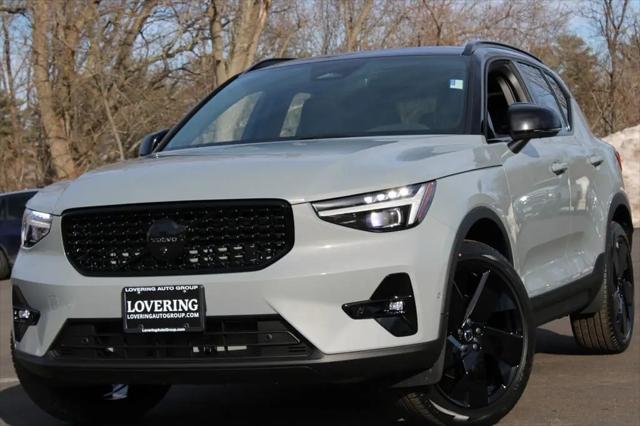 2026 Volvo XC40 Black Edition Ultra, B5 AWD Gas (mild hybrid)