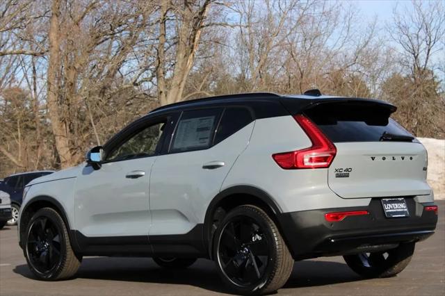 2026 Volvo XC40 Black Edition Ultra, B5 AWD Gas (mild hybrid)