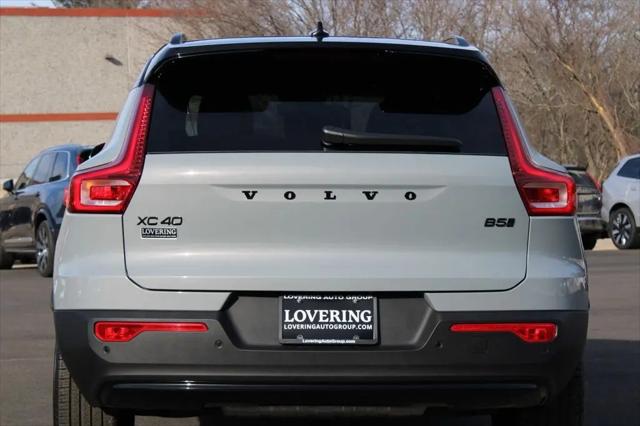 2026 Volvo XC40 Black Edition Ultra, B5 AWD Gas (mild hybrid)