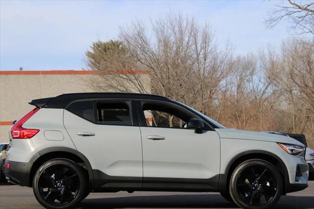 2026 Volvo XC40 Black Edition Ultra, B5 AWD Gas (mild hybrid)