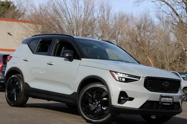 2026 Volvo XC40 Black Edition Ultra, B5 AWD Gas (mild hybrid)