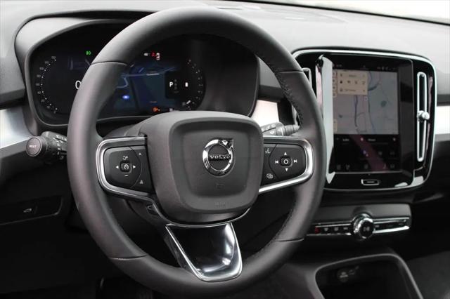 2026 Volvo XC40 Black Edition Ultra, B5 AWD Gas (mild hybrid)