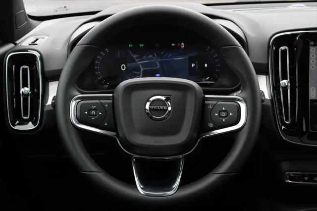 2026 Volvo XC40 Black Edition Ultra, B5 AWD Gas (mild hybrid)