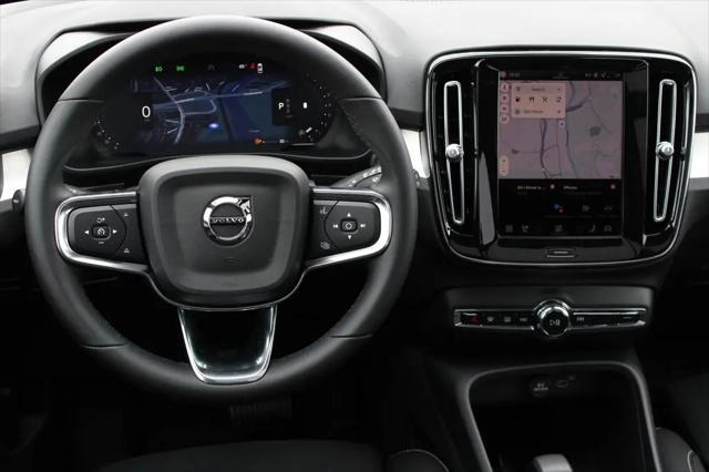 2026 Volvo XC40 Black Edition Ultra, B5 AWD Gas (mild hybrid)