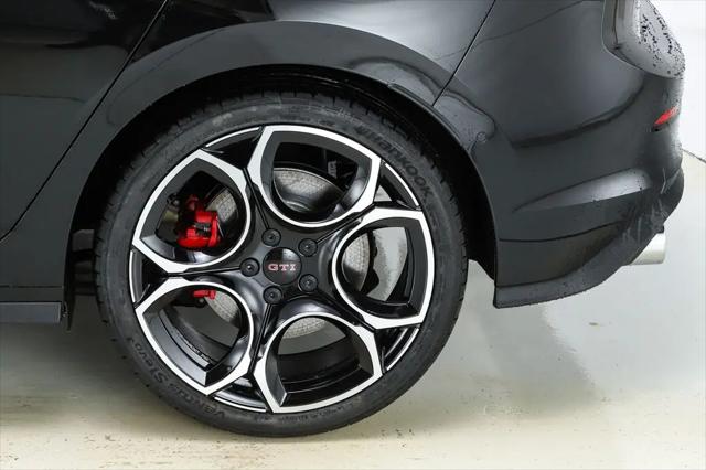 2026 Volkswagen Golf GTI Autobahn