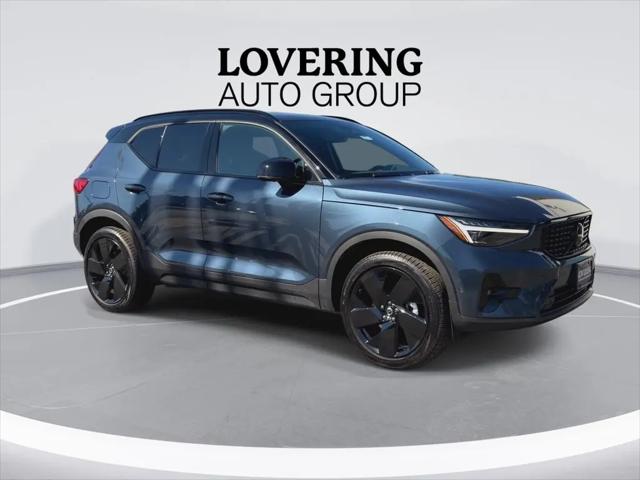 2026 Volvo XC40 Black Edition Ultra, B5 AWD Gas (mild hybrid)