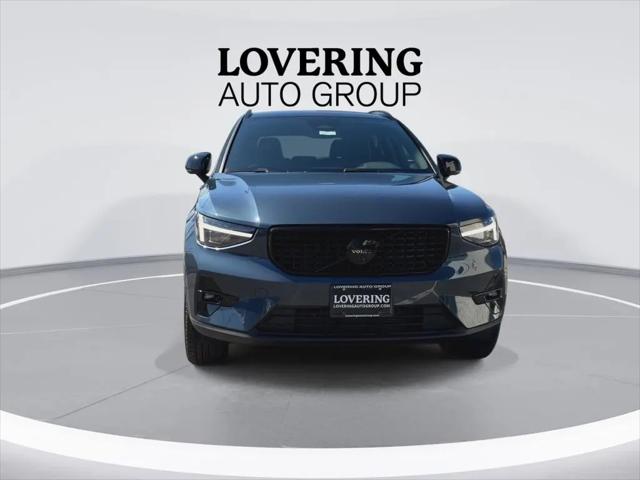 2026 Volvo XC40 Black Edition Ultra, B5 AWD Gas (mild hybrid)