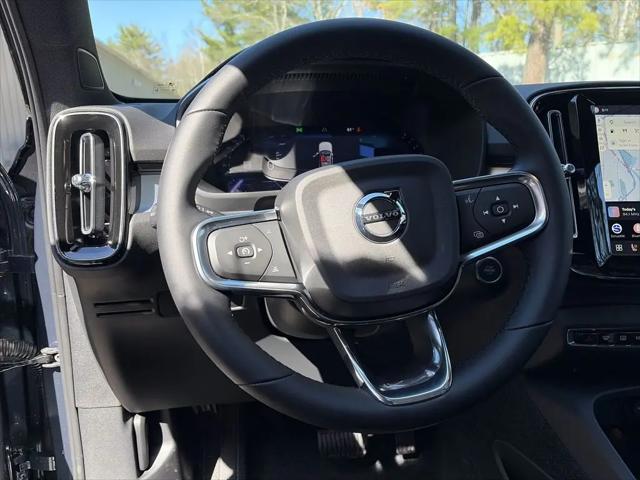 2026 Volvo XC40 Black Edition Ultra, B5 AWD Gas (mild hybrid)