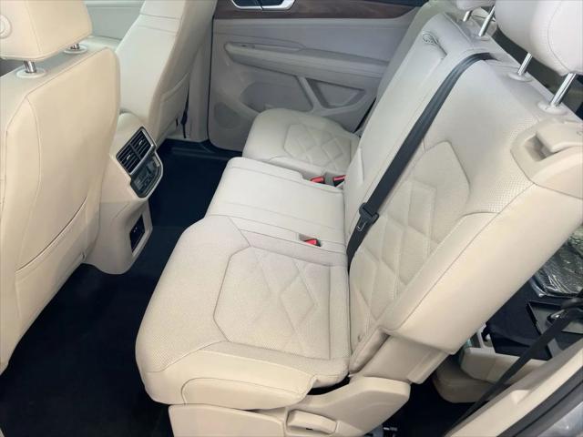 2026 Volkswagen Atlas SE with Technology