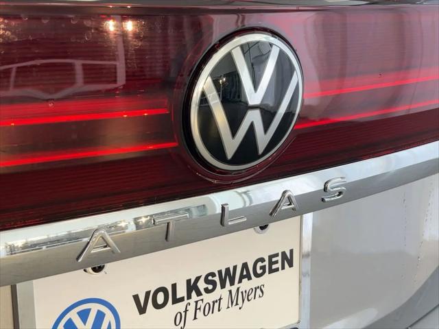 2026 Volkswagen Atlas SE with Technology