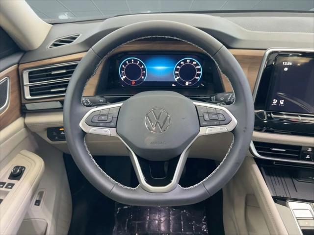 2026 Volkswagen Atlas SE with Technology