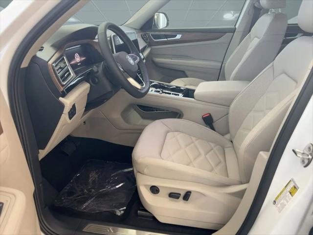 2026 Volkswagen Atlas SE with Technology