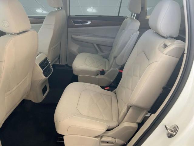 2026 Volkswagen Atlas SE with Technology