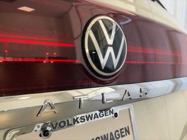 2026 Volkswagen Atlas SE with Technology