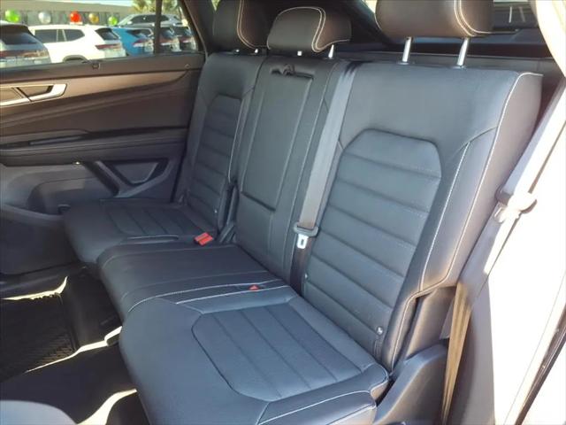 2026 Volkswagen Atlas Cross Sport SEL R-Line Black