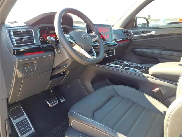 2026 Volkswagen Atlas Cross Sport SEL R-Line Black