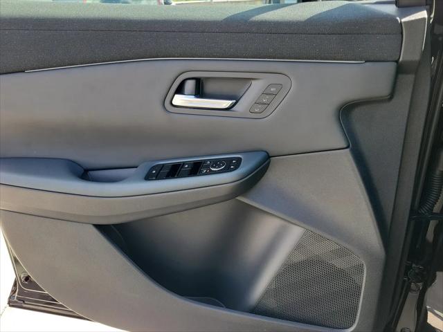 2026 Nissan LEAF PLATINUM+