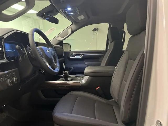 2026 Chevrolet Silverado 1500 4WD Crew Cab Standard Bed LT