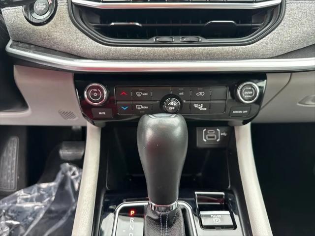 2022 Jeep Compass Latitude FWD