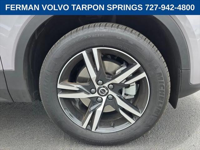 2026 Volvo XC40 Core, B4 FWD Gas (mild hybrid), Dark