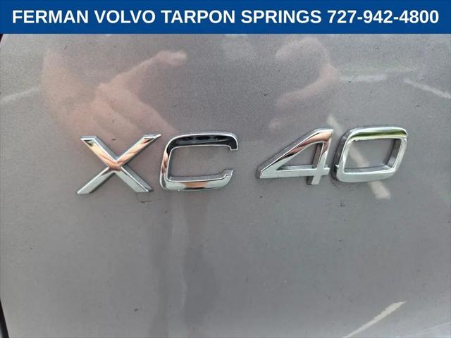 2026 Volvo XC40 Core, B4 FWD Gas (mild hybrid), Dark