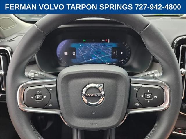 2026 Volvo XC40 Core, B4 FWD Gas (mild hybrid), Dark