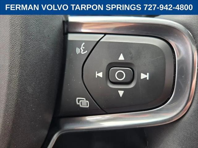 2026 Volvo XC40 Core, B4 FWD Gas (mild hybrid), Dark