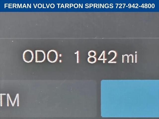 2026 Volvo XC40 Core, B4 FWD Gas (mild hybrid), Dark
