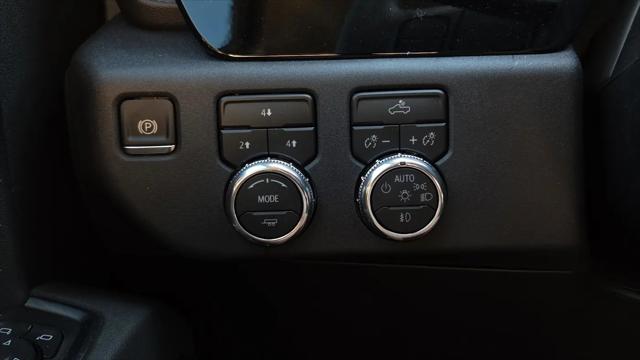 2026 GMC Sierra 2500HD Double Cab, Standard Bed, SLE, RWD