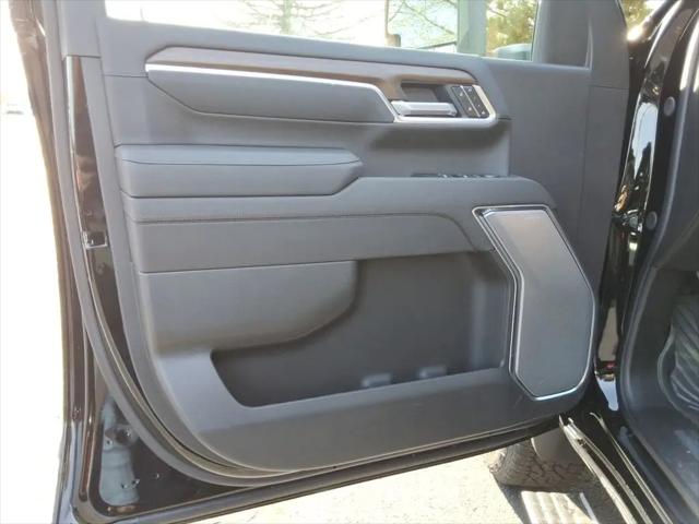 2026 Chevrolet Silverado 2500HD Crew Cab, Standard Bed, High Country, 4WD