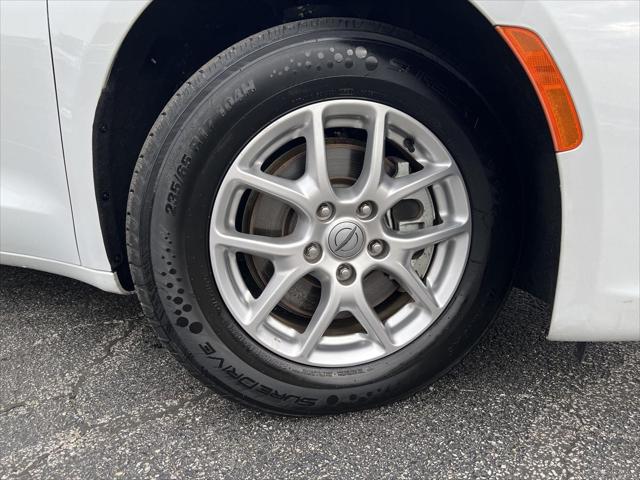 2024 Chrysler Pacifica Touring L 2024 Chrysler Pacifica Touring L