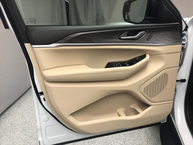 2025 Jeep Grand Cherokee L Limited 4x4