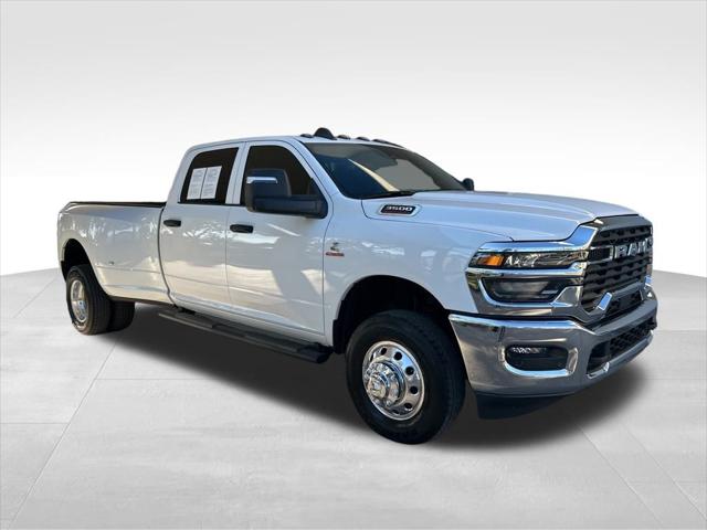 2025 RAM 3500 Tradesman Crew Cab 4x4 8 Box 2025 RAM 3500 Tradesman Crew Cab 4x4 8 Box