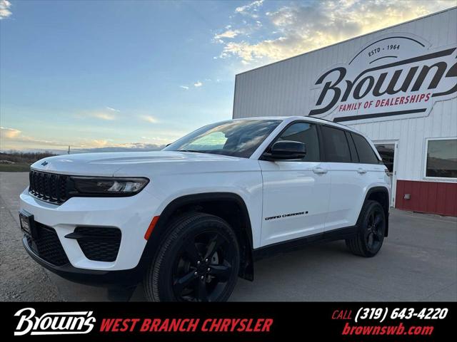 2023 Jeep Grand Cherokee Altitude 4x4 2023 Jeep Grand Cherokee Altitude 4x4