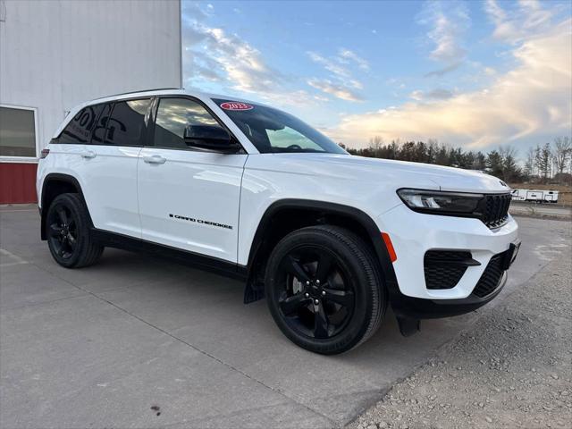 2023 Jeep Grand Cherokee Altitude 4x4 2023 Jeep Grand Cherokee Altitude 4x4