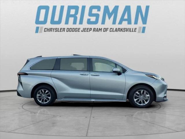 2023 Toyota Sienna XLE 2023 Toyota Sienna XLE