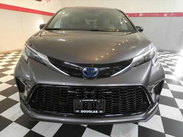 2021 Toyota Sienna XSE 2021 Toyota Sienna XSE