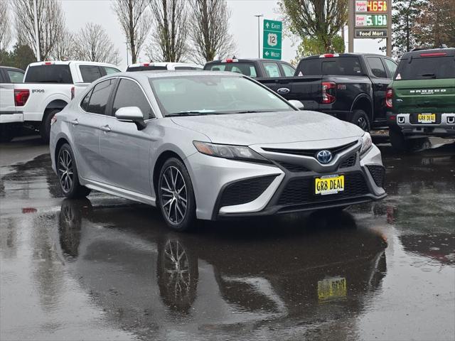 2022 Toyota Camry SE Hybrid 2022 Toyota Camry SE Hybrid