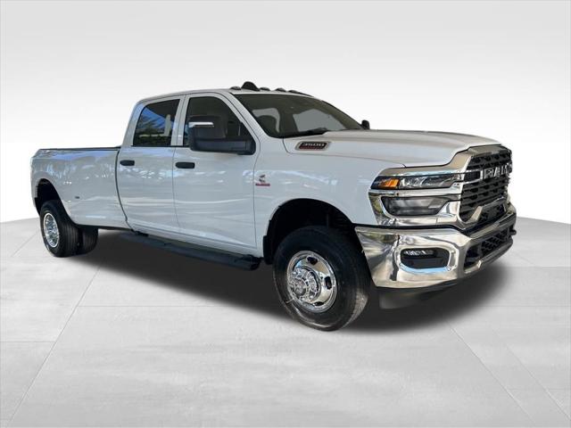 2026 RAM Ram 3500 RAM 3500 TRADESMAN CREW CAB 4X4 8 BOX