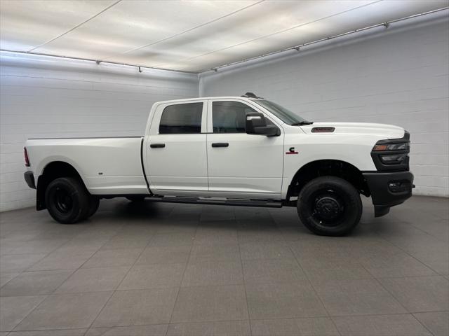 2026 RAM Ram 3500 RAM 3500 TRADESMAN CREW CAB 4X4 8 BOX