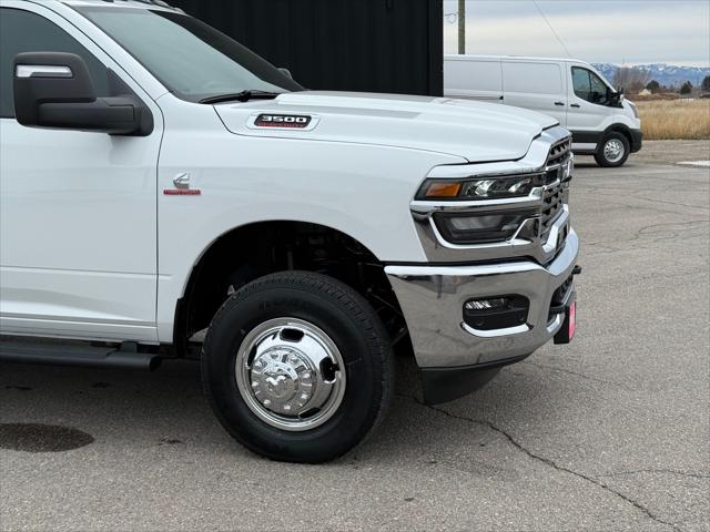 2026 RAM Ram 3500 RAM 3500 TRADESMAN CREW CAB 4X4 8 BOX