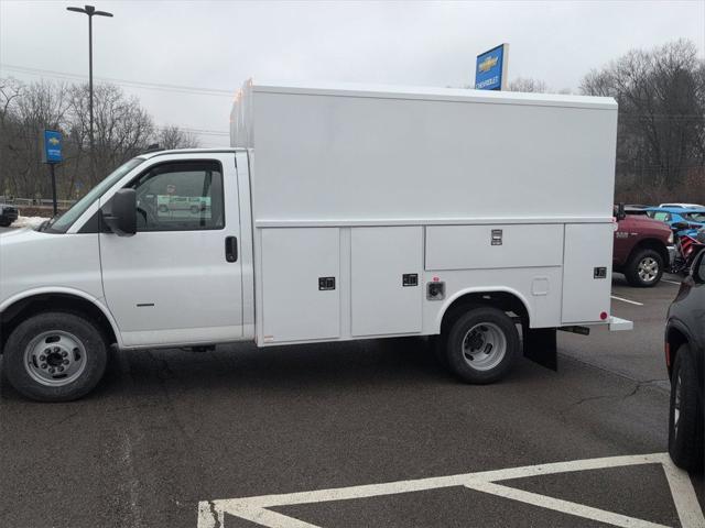 2025 Chevrolet Express Cutaway Work Van