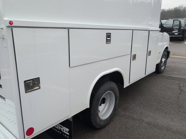 2025 Chevrolet Express Cutaway Work Van