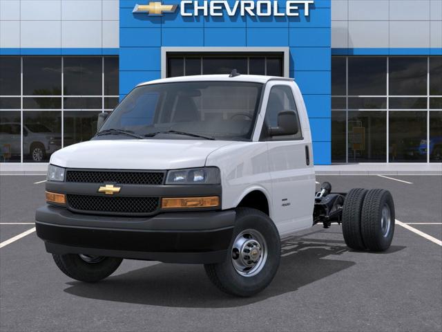 2025 Chevrolet Express Cutaway Work Van