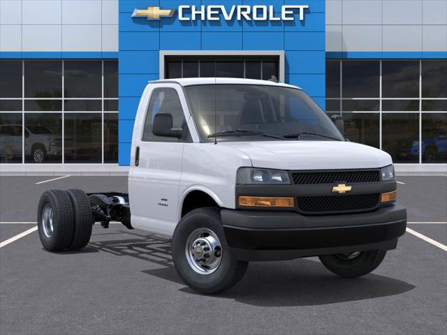2025 Chevrolet Express Cutaway Work Van